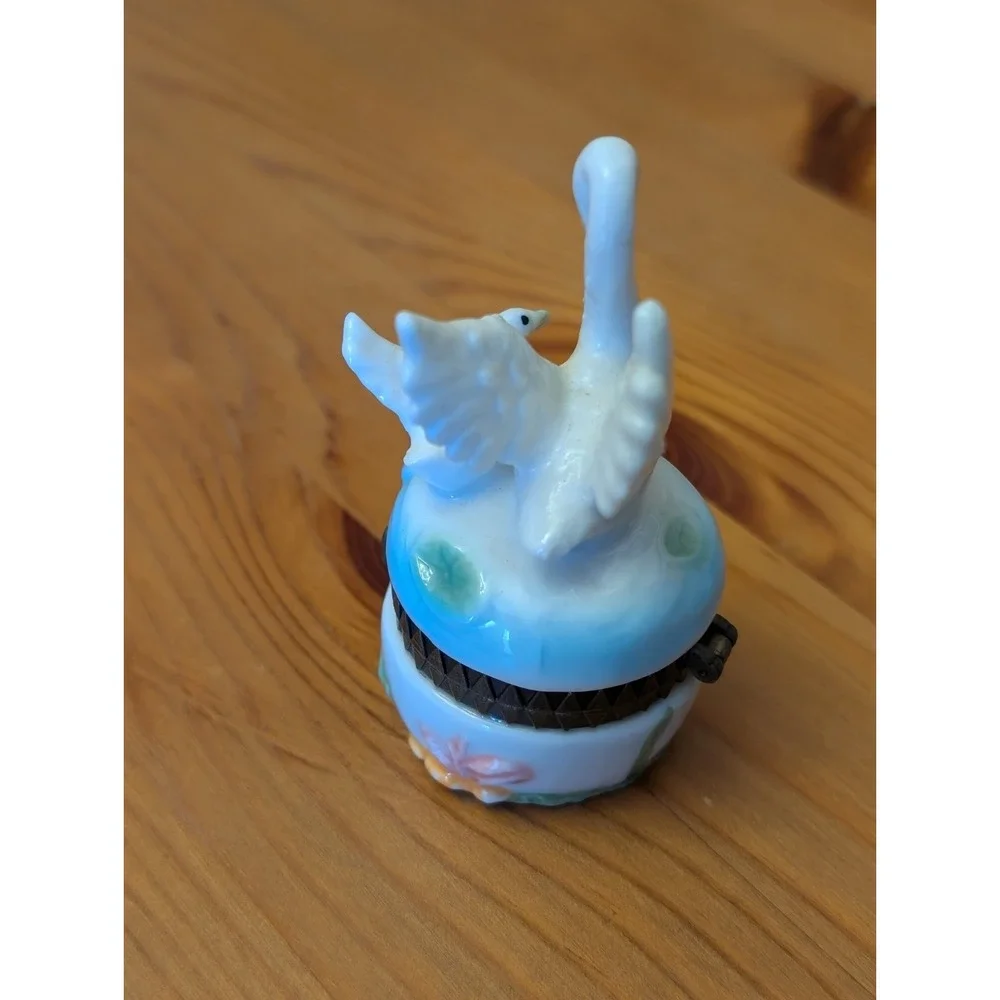 Dainty Vintage Porcelain Pair of Two Swans Small/Mini Trinket Box Hand Painted